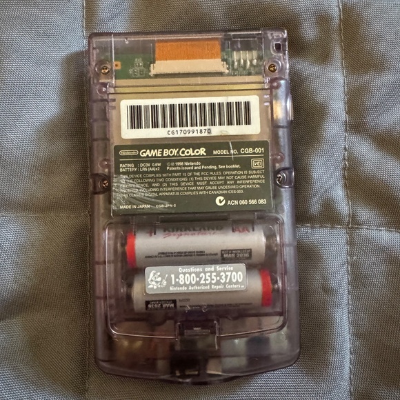 Gameboy Color: clear purple - Picture 3 of 5